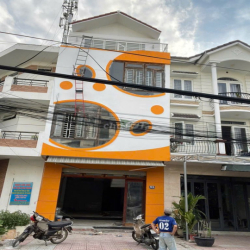 CHO THUÊ NHÀ Ở KINH DOANH 3 TẦNG NGÃ TƯ CẦU DỨA PHÚ NÔNG