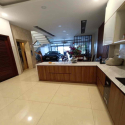 Vila Full NỘI THẤT Có Thang Máy