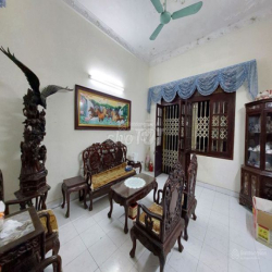 Nhà ngõ 106 Hoàng Quốc Việt, Dt  175m2 x 3,5 tầng, mặt tiền 8m, đg 10m