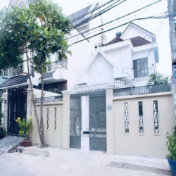 Nhà Biệt Thự MT đường số 6, P Hiệp Bình Chánh, TP Thủ Đức: 10mx20m