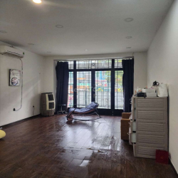 SANG NHƯỢNG SALON ĐANG HOẠT ĐỘNG TỐT