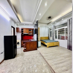 Chính chủ cho thuê căn studio full đồ như hình, có thang máy