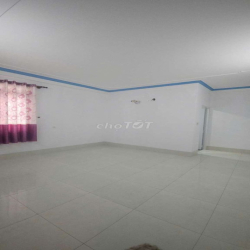 Mặt tiền Trần Hoàng Na 1 trệt 2 lầu sân thượng 4,5 x20m 4pn 4 toilet