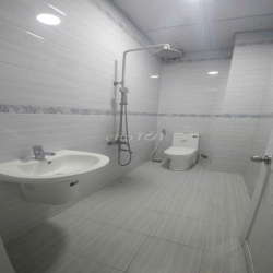 Mặt tiền Trần Hoàng Na 1 trệt 2 lầu sân thượng 4,5 x20m 4pn 4 toilet