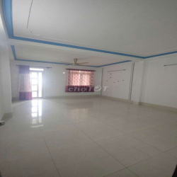 Mặt tiền Trần Hoàng Na 1 trệt 2 lầu sân thượng 4,5 x20m 4pn 4 toilet