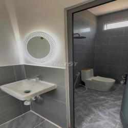 BÁN GẤP CĂN NHÀ CẤP 4 ĐÃ HOÀN CÔNG HƠN 100m2