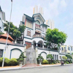 ✨CHO THUÊ BIỆT THỰ ĐƯỜNG QUỐC HƯƠNG – QUẬN 2 DIỆN TÍCH 2500M2 ✨