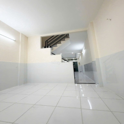 🍀 Nhà đẹp, 3.2x15 - 2 tầng, 3 Phòng ngủ 2wc Hẻm Xe Hơi giá 15tr