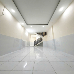 🍀 Nhà đẹp, 3.2x15 - 2 tầng, 3 Phòng ngủ 2wc Hẻm Xe Hơi giá 15tr