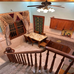 nhà lầu gần chợ dĩ an 2 giá 10 triệu