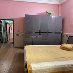 nhà lầu gần chợ dĩ an 2 giá 10 triệu