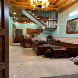 nhà lầu gần chợ dĩ an 2 giá 10 triệu