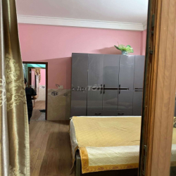 nhà lầu gần chợ dĩ an 2 giá 10 triệu