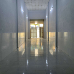 NHÀ 4X25M THÔNG SUỐT  THÍCH HỢP MAY MẶC BÁN ONLINE