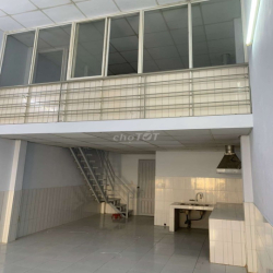 NHÀ 4X25M THÔNG SUỐT  THÍCH HỢP MAY MẶC BÁN ONLINE