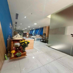 CHO THUÊ TOÀ NHÀ MỚI ĐẸP HXH BA THÁNG HAI Q10