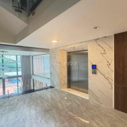 Nhà HIẾM KHU CĂN Cứ Phạm Huy Thông (5x20m) 3Lầu Thang Máy 5PN.5WC Full