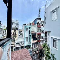 PHÒNG BAN CÔNG FULL NỘI THẤT TÁCH BẾP Q.10 – ĐƯỜNG NGUYỄN KIM