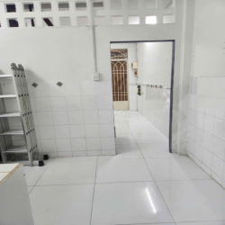 nhà hẻm xe hơi 1 xẹt Quang Trung p8, 3,1x10m, 1 lầu, 2pn, có máy lạnh