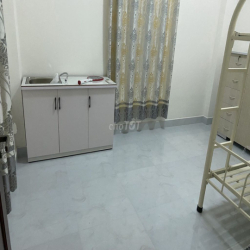 Phòng Ban Công Gần ĐH Văn Lang CS3 - Chính chủ - 4tr/người ở