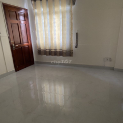 Phòng Ban Công Gần ĐH Văn Lang CS3 - Chính chủ - 4tr/người ở