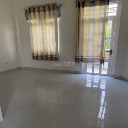 Phòng Ban Công Gần ĐH Văn Lang CS3 - Chính chủ - 4tr/người ở