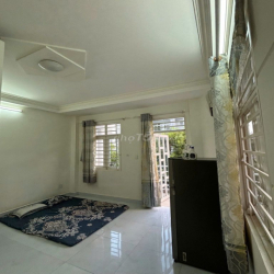 Phòng Ban Công Gần ĐH Văn Lang CS3 - Chính chủ - 4tr/người ở