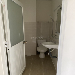 Phòng Ban Công Gần ĐH Văn Lang CS3 - Chính chủ - 4tr/người ở