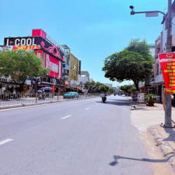 Mặt Tiền Nguyễn Sơn Gần Chung Cư 4,2x25, 1 lầu. Giá cực rẻ.