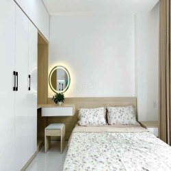 Căn Hộ  Thoáng Mát ngay Etown Cộng Hòa
