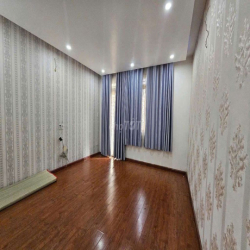 ô tô vào nhà gần ngã tư ga có máy lạnh 4pn hẻm 7m về gò vấp gần 