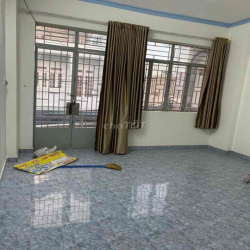 nhà 4 x 16, đúc 1 lầu , hẻm 6m thông , đường lê văn thọ