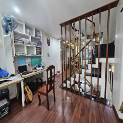 ô tô vào nhà gần ngã tư ga có máy lạnh 4pn hẻm 7m về gò vấp gần 