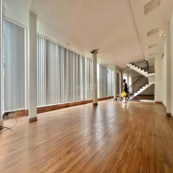 Cần cho thuê nhà góc 2 MT Đường Lê Văn Sỹ P.10 Q.Phú Nhuận