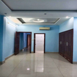 Nhà 3 lầu 5 phòng 6 vs,đường 8m thông, Tân Xuân Hóc Môn