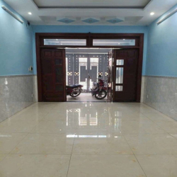 Nhà 3 lầu 5 phòng 6 vs,đường 8m thông, Tân Xuân Hóc Môn