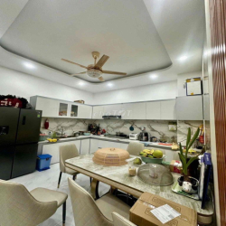 Măt Tiền Lê Văn Lương