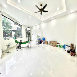 CHO THUÊ MẶT BẰNG MỚI XÂY LÔ GÓC GẦN CHUNG CƯ KHU HÀ QUANG 1