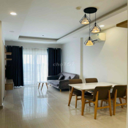 Cho thuê căn hộ 2pn 2wc đầy đủ nội thất view đường số 7 tầng 11