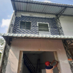 Phòng trọ cách lộ lớn 30m, yên tĩnh sạch sẽ