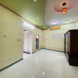 Nhà lầu rộng 3 phòng hẻm ô tô đường Mậu Thân