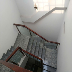 Cho thuê nhà 4 tầng 4PN 5WC / ngắn Lê Thị Riêng,Thới An 12,5 tr/tháng