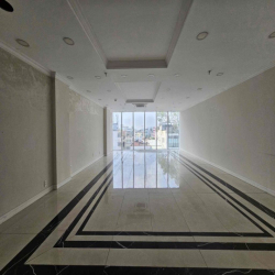 CHO THUÊ BUILDING MẶT TIỀN 10M TRUNG TÂM QUẬN 10 MỚI HOÀN CÔNG