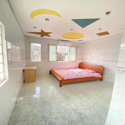 minh còn trống 1 phong giá thuê 3tr5