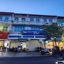 CHO THUÊ MẶT BẰNG LÊ LỢI DT 137M2 NGANG 12M giá 250TR