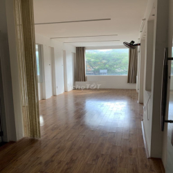 3 lầu, nguyên căn Măt tiền Lê Hồng Phong, Q10. DT: 4x10m, 3PN, 4WC