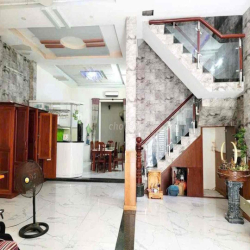 Cho thuê nhà 3 tầng KDC gần chợ Đại Hải