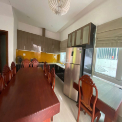 GIÁ TỐT Biệt thự nguyên căn 8x18m2, có nội thất, hướng mát, sân vườn