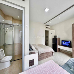 Căn hộ mới khai trương full nội thất ban công lớn khu ngã 4 Phú Nhuận