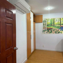 Căn góc chung cư Thanh Bình 68m2 giá 8,5tr/th full nội thất view bờ kè